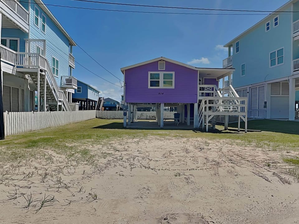 House (2 Bedrooms) | Property amenity