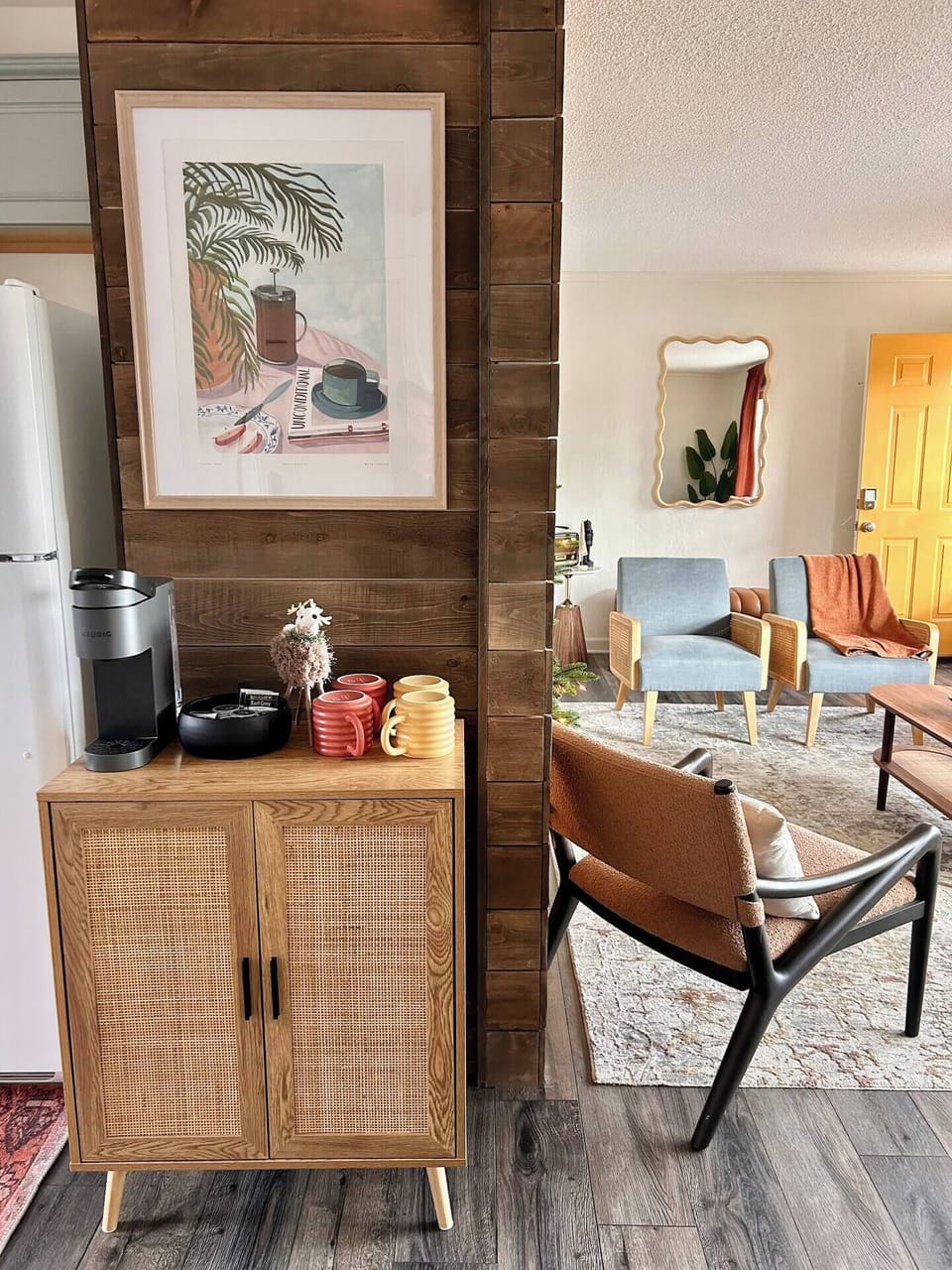 Stocked coffee bar with complimentary k-cups, tea and frother.

Bar also includes wine glasses, wine opener and martini glasses for your perfect night cap. 