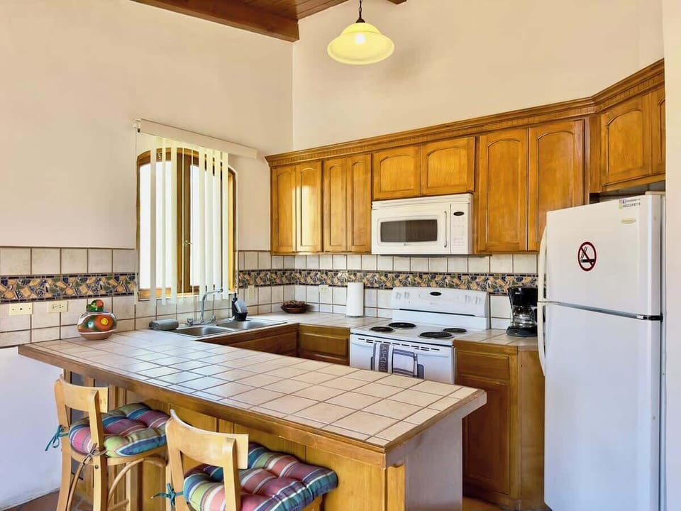 Kitchen with seating area