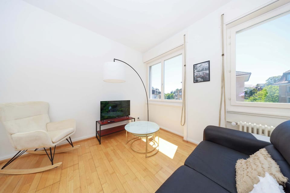 More perspectives based on the living room 