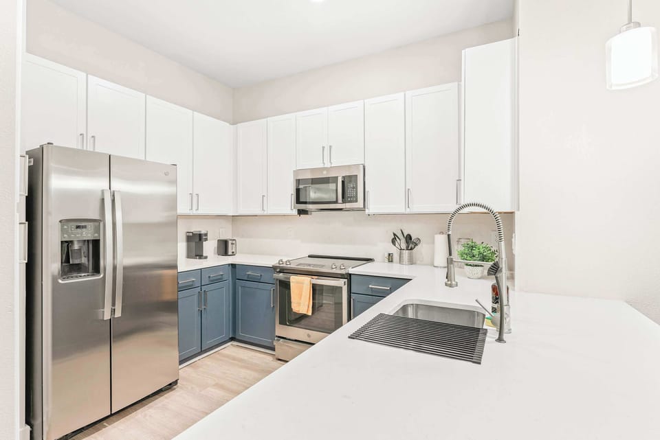 Full Kitchen
