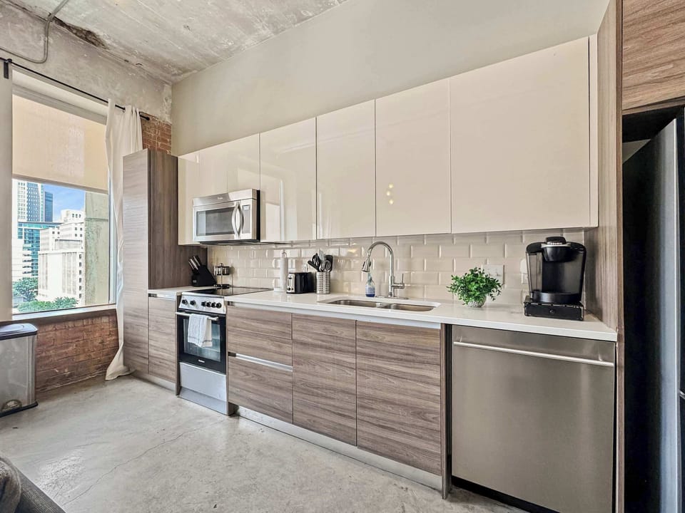 Full Kitchen