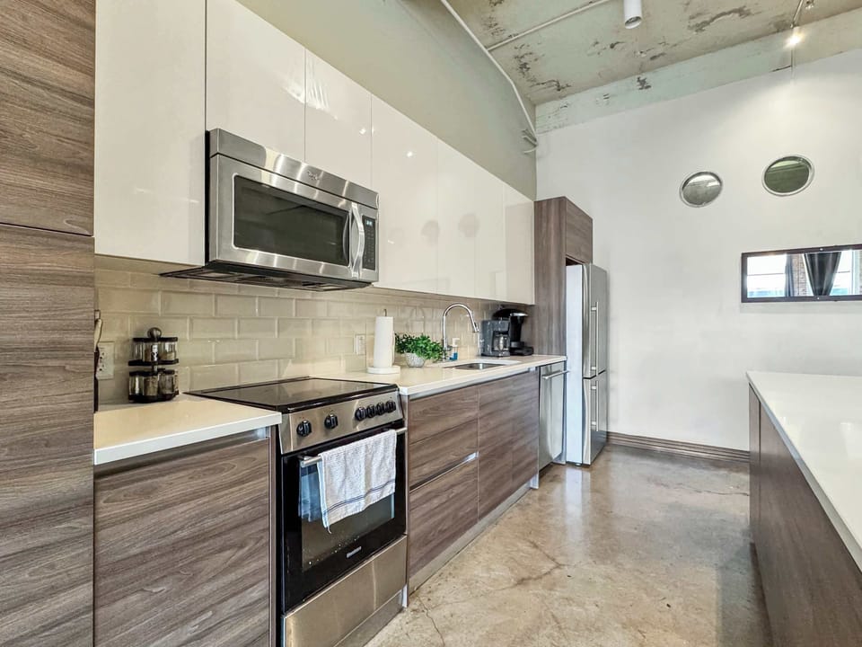 Full Kitchen