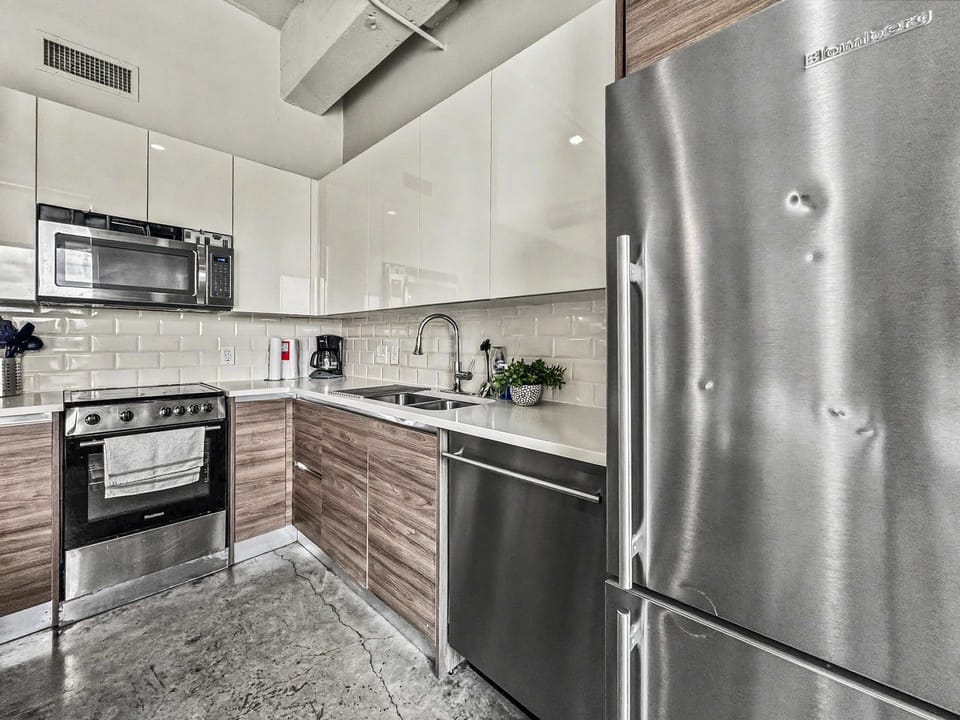 Full Kitchen