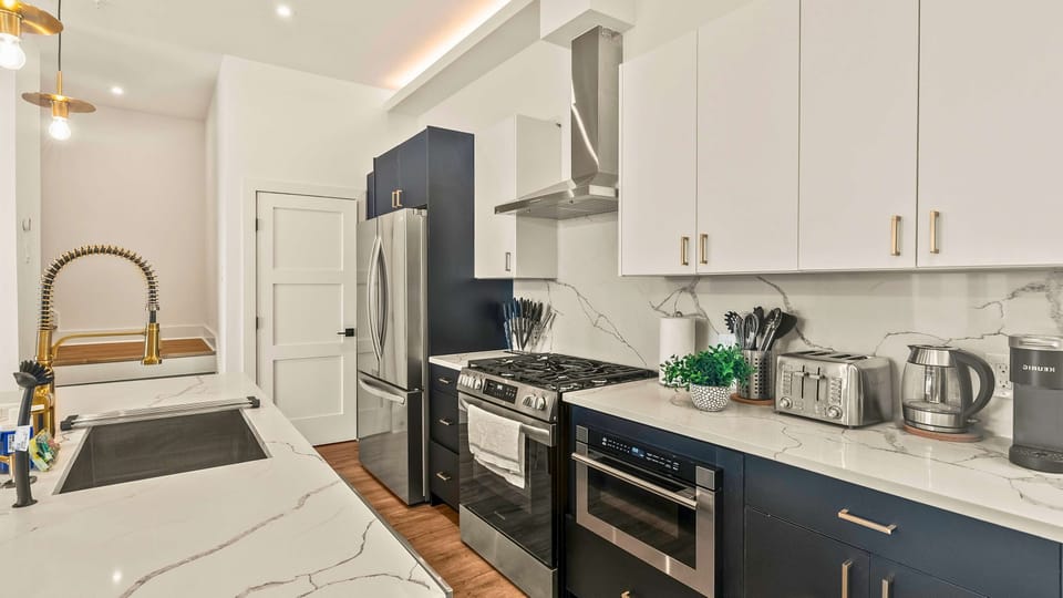 Full Kitchen 