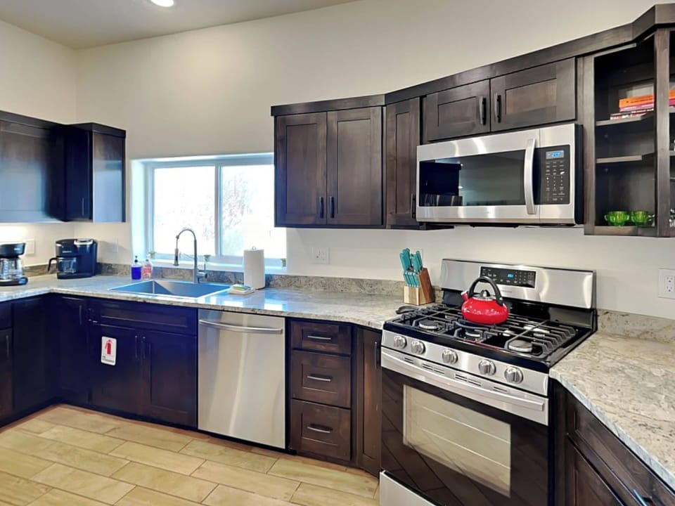 House (3 Bedrooms) | Property amenity