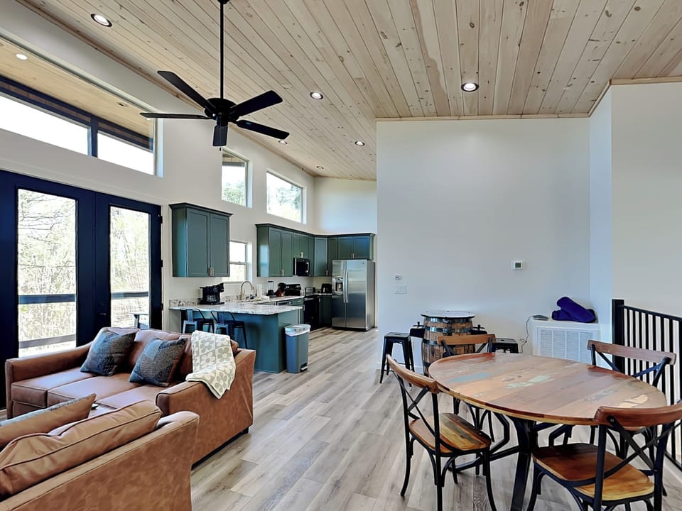 Studio (1 Bedroom) | Property amenity