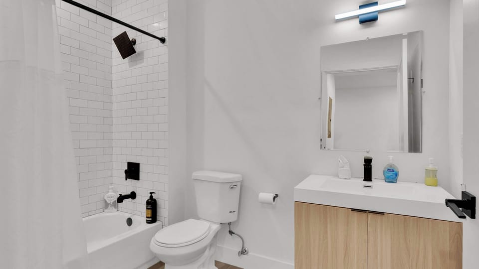 Full bathroom