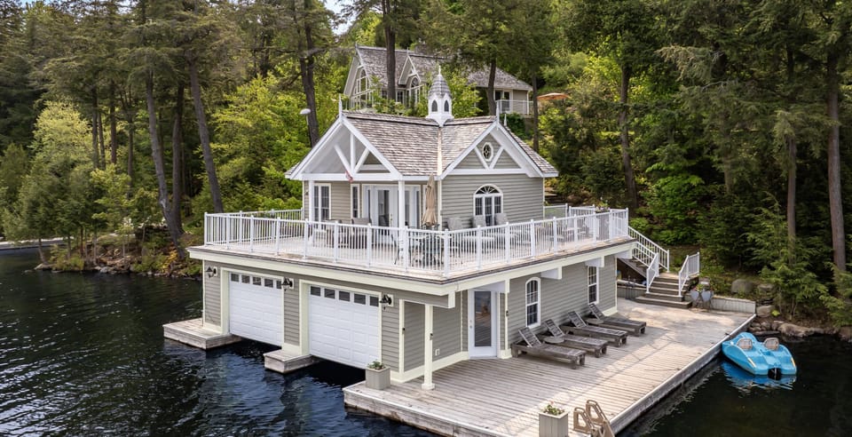 Red Maple Retreat - Boathouse