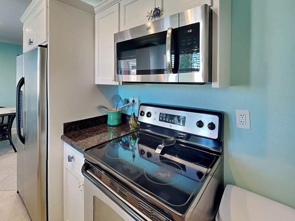 Condo (1 Bedroom) | Property amenity