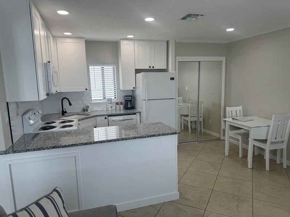 House, 1 King Bed (Capri by the Gulf 105) | Private kitchen | Oven, toaster