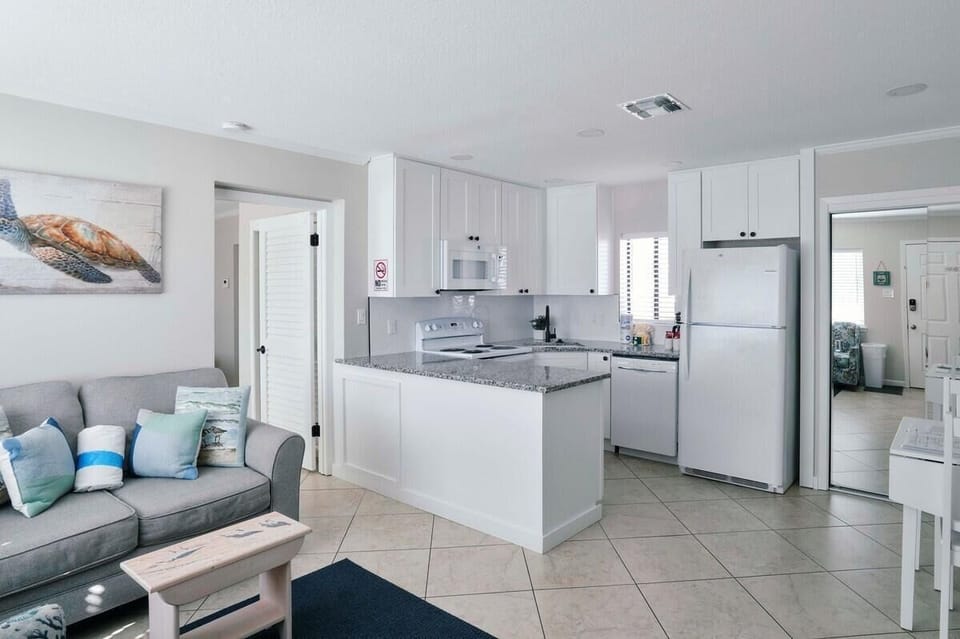 House, 1 King Bed (Capri by the Gulf 105) | Living area | TV