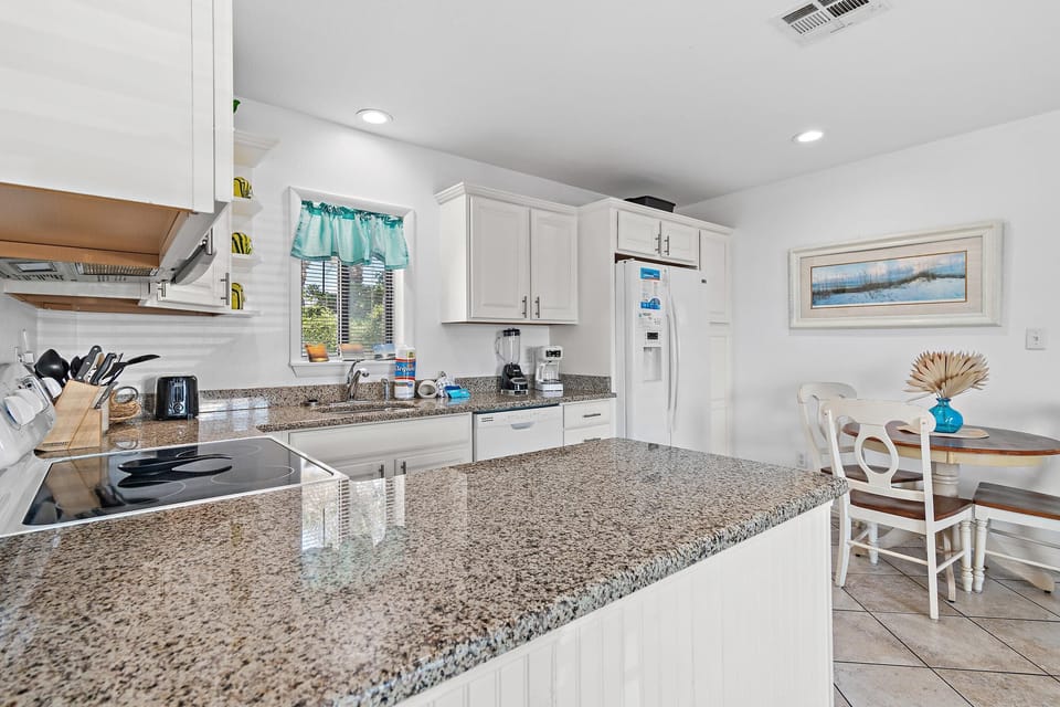 House, 1 King Bed with Sofa bed (Capri by the Gulf 106) | Private kitchen | Oven, toaster