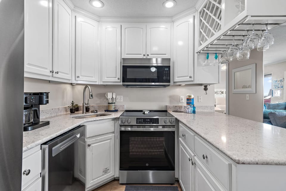 House, Multiple Beds (Capri by the Gulf 110) | Private kitchen