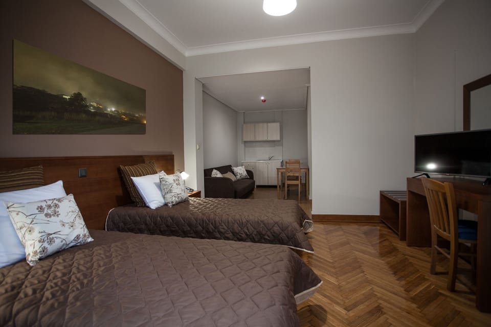 Minibar, in-room safe, soundproofing, iron/ironing board