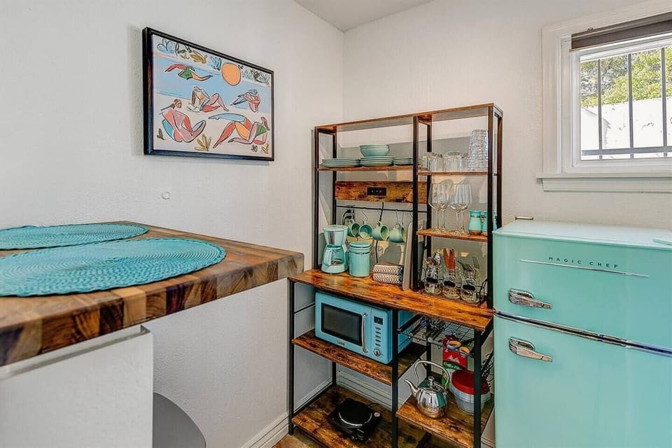 Equipped kitchenette of guest house