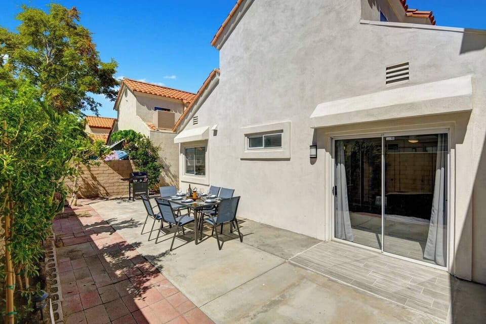 Private patio & backyard