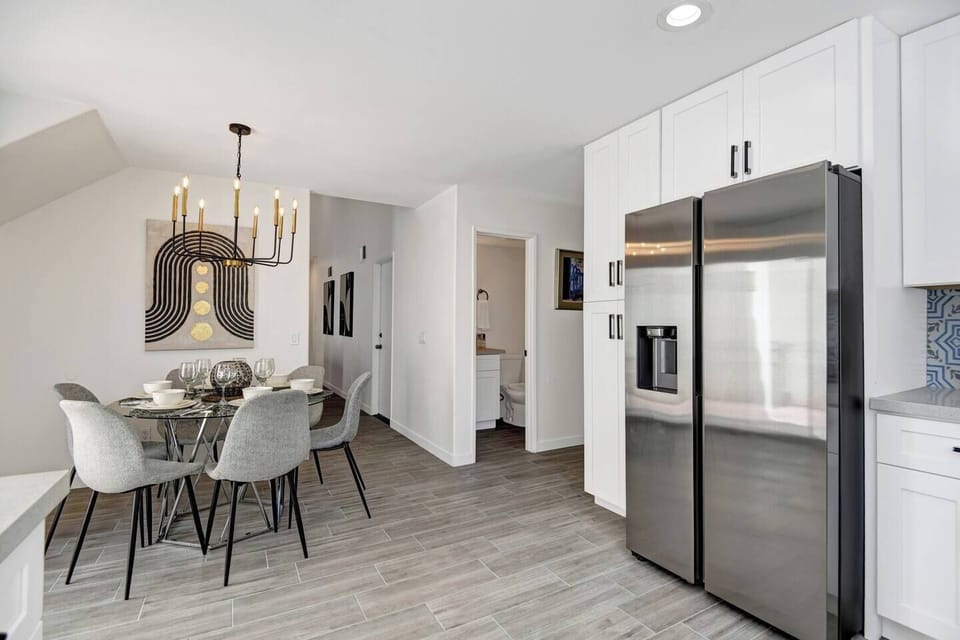 Kitchen & Dining