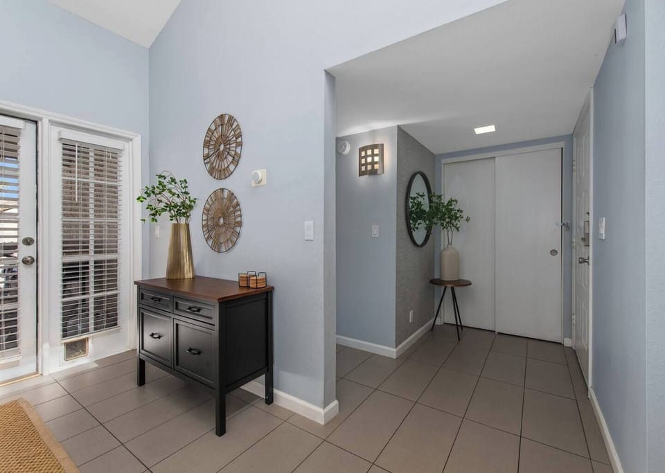 Entry Foyer