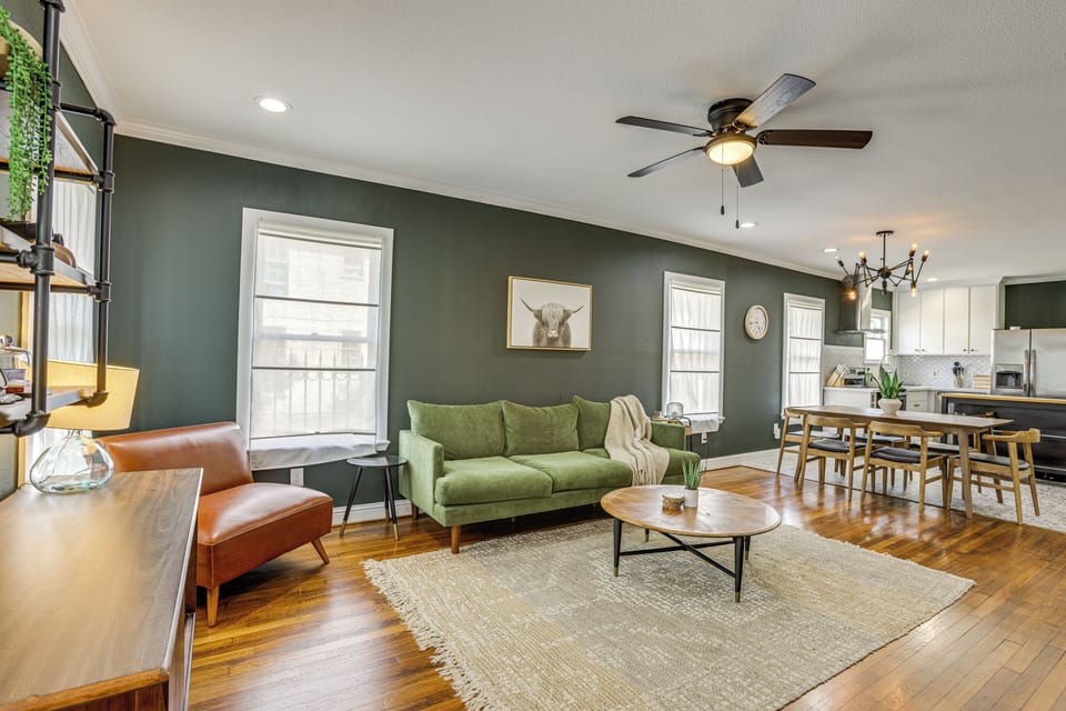 Living Room | Free WiFi | Smart TV