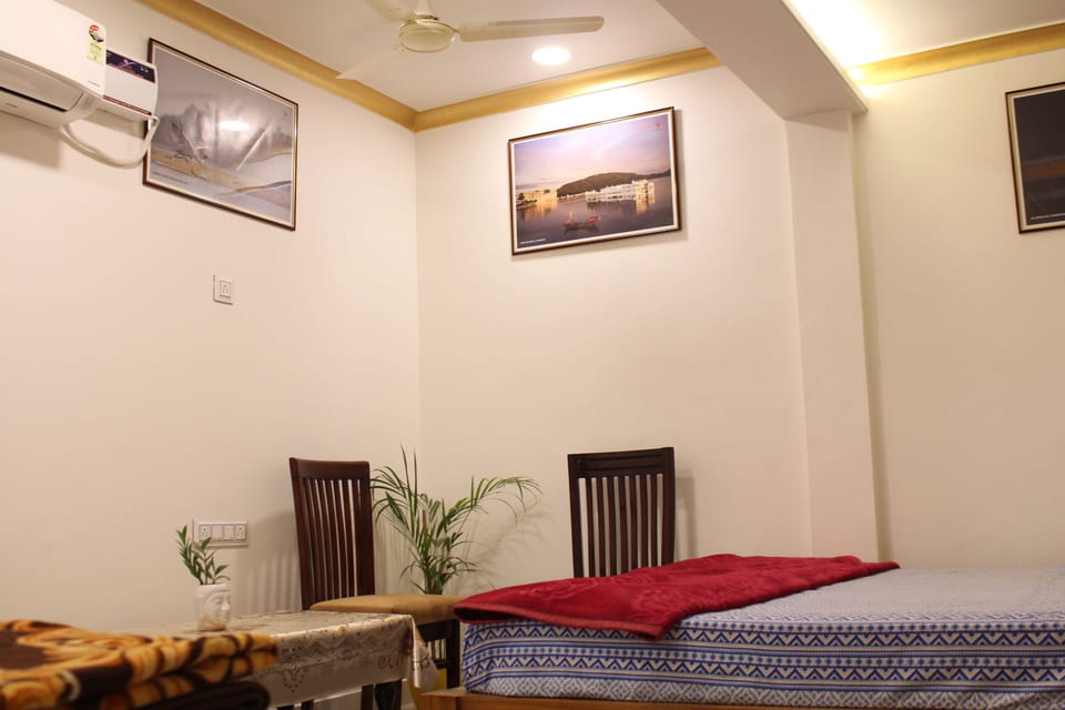 Comfort Triple Room, 1 Bedroom, Balcony | Pillowtop beds, free WiFi, bed sheets