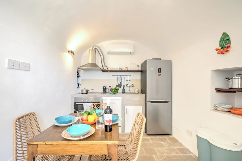 Family Villa, 1 Bedroom, Air conditioning, Mountainside (Dimora Tra Gli Ulivi With Private) | Private kitchen