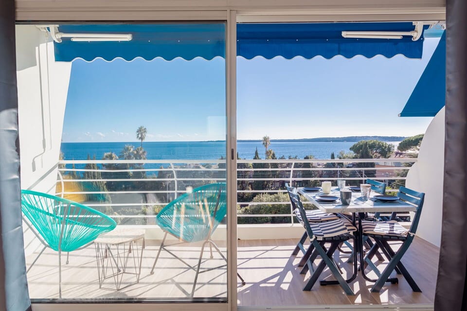 Balcony / Terrace / Patio