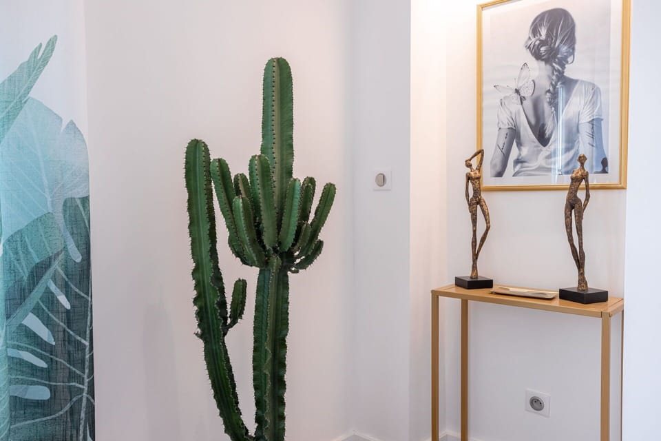 Living Room, Room Detail