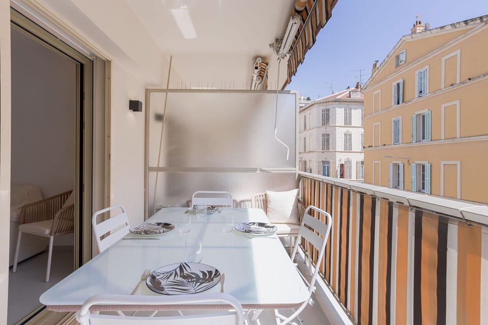 Balcony / Terrace / Patio