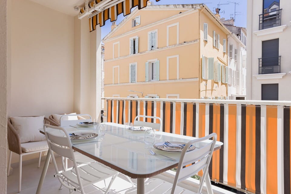 Balcony / Terrace / Patio