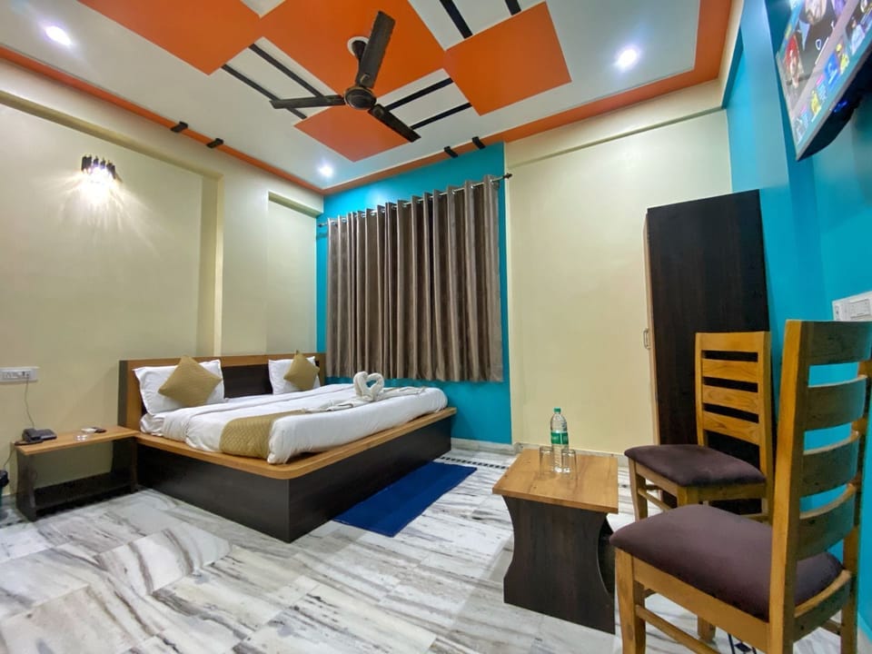 Hypo-allergenic bedding, memory foam beds, rollaway beds, free WiFi