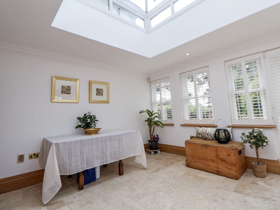 Cottage | Interior