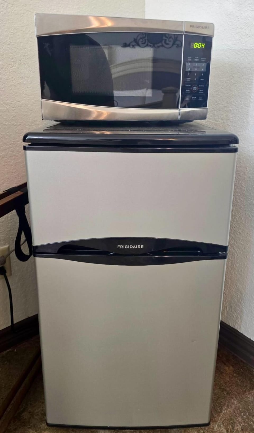 Kitchenette: Enjoy modern appliances for quick meals and snacks between adventures!
