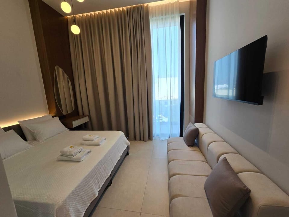 Economy Double Room | WiFi (free)