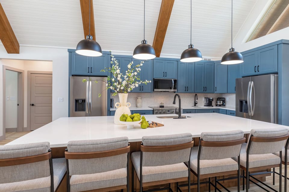 Fully stocked kitchen, just bring the food!