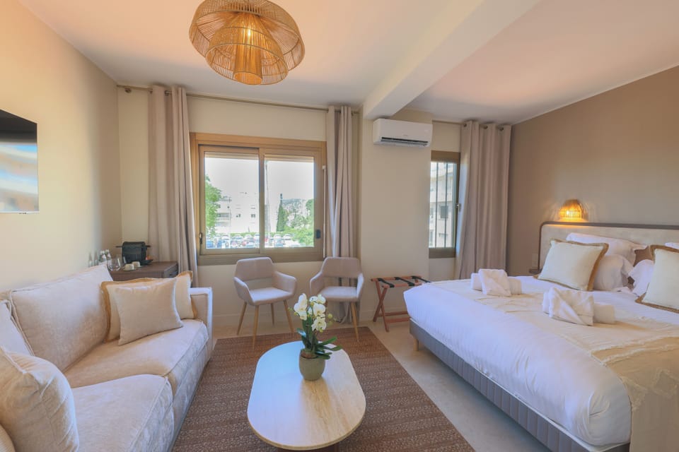 Luxury Suite | Soundproofing, free WiFi