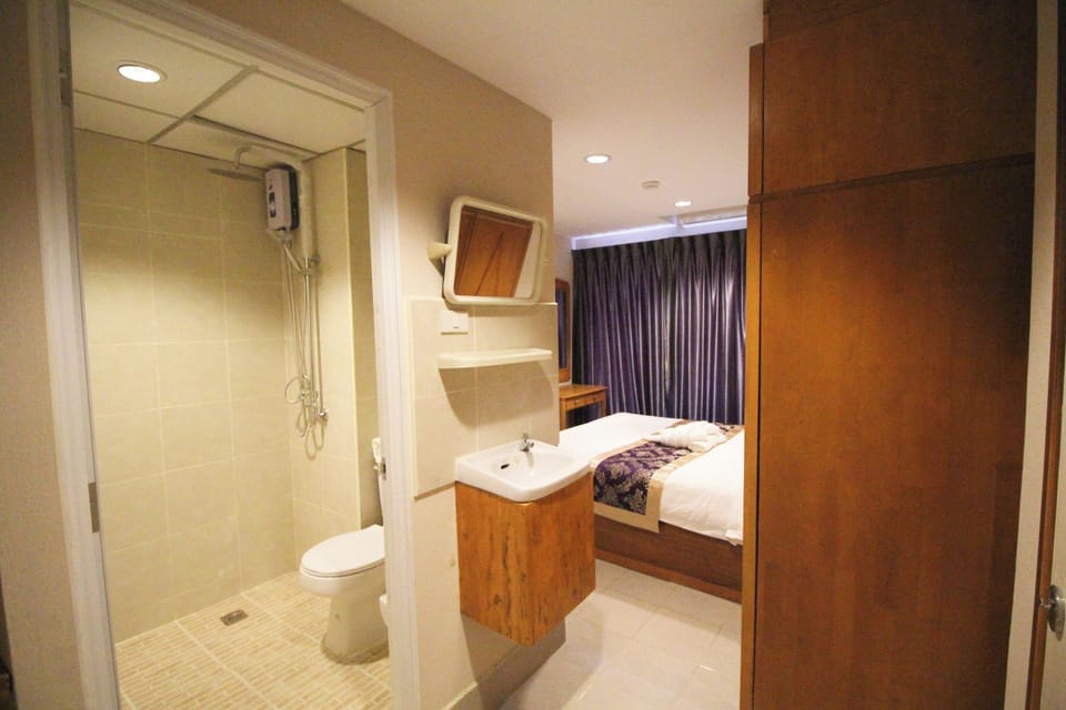 Standard Room | Desk, free WiFi, bed sheets