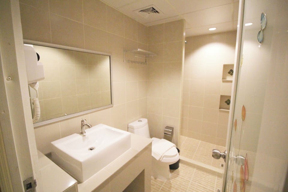 Double Room, 2 Bedrooms | Bathroom | Shower, rainfall showerhead, free toiletries, slippers
