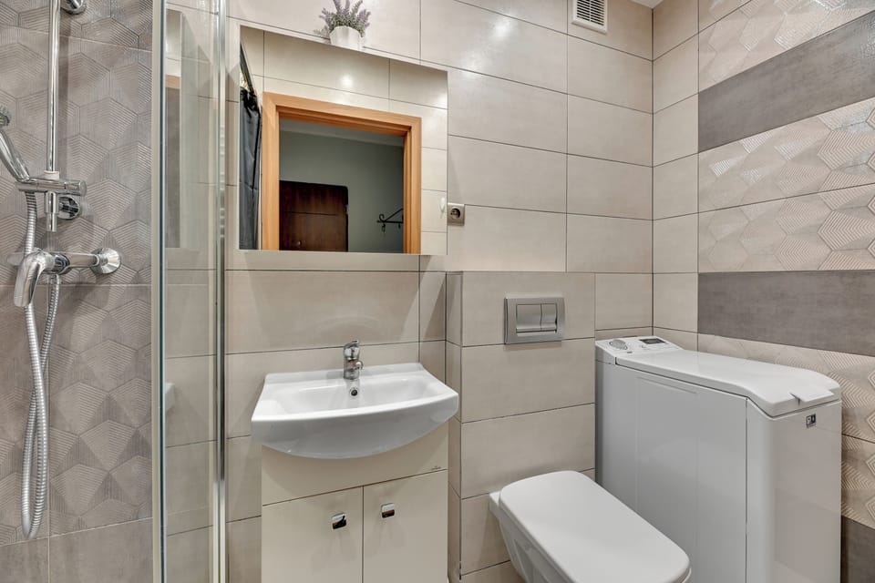 Classic Apartment, Courtyard View | Bathroom