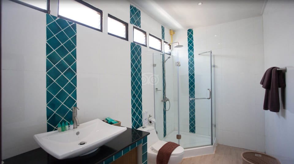 Pool Villa | Bathroom | Shower, free toiletries, slippers, towels