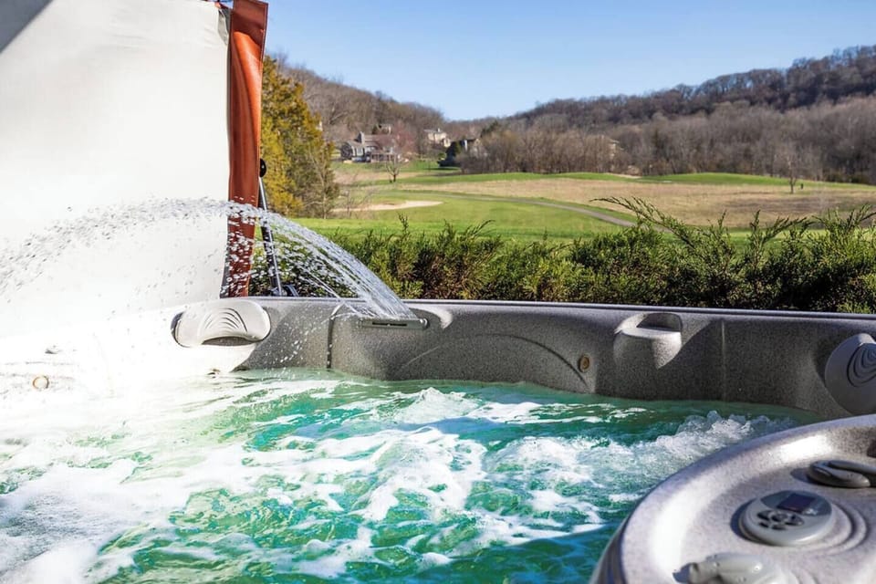 Hot Tub with Golf Course View 