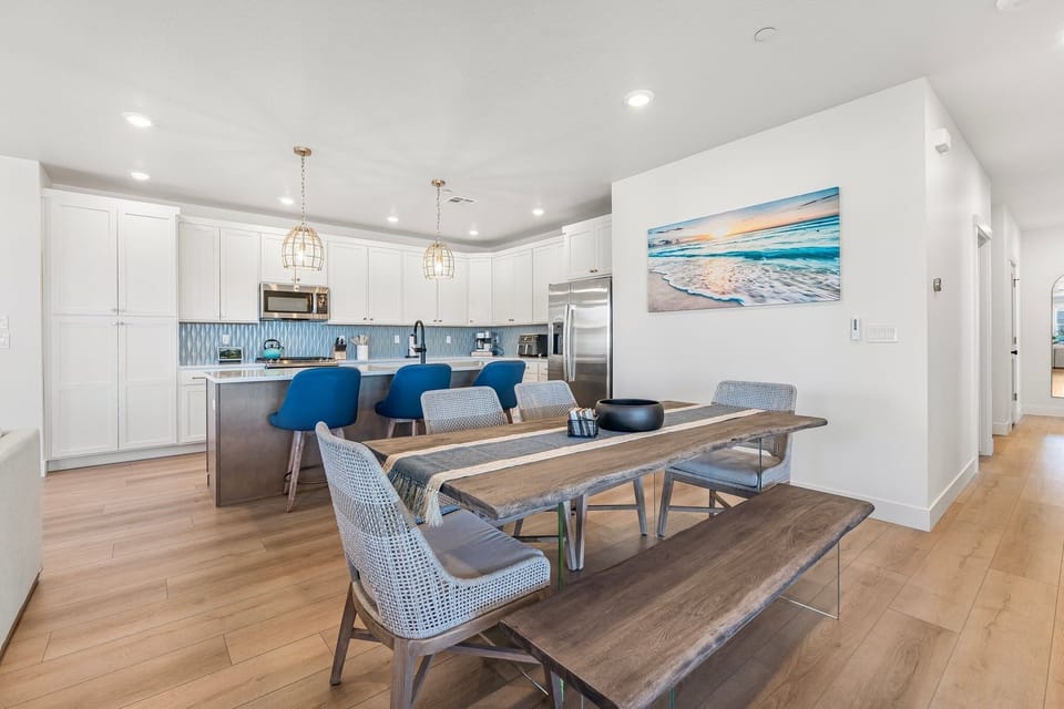 Condo, 3 Bedrooms | Dining