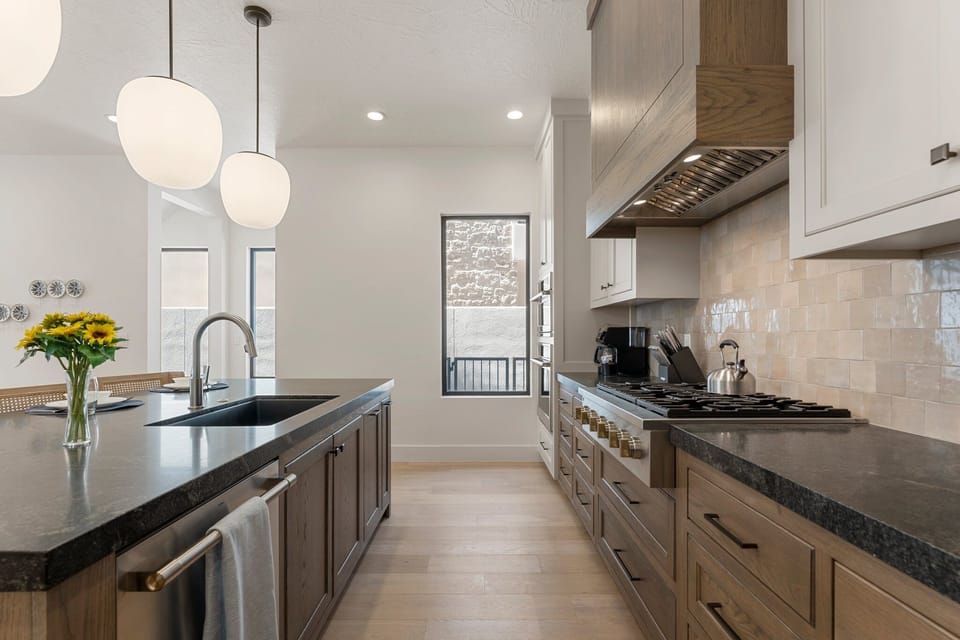 House, Multiple Bedrooms | Private kitchen | Fridge, oven, coffee/tea maker, toaster