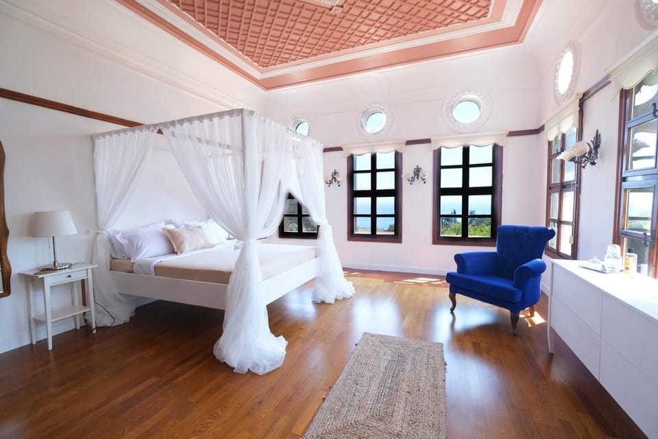 Deluxe Suite, Sea View | Free WiFi