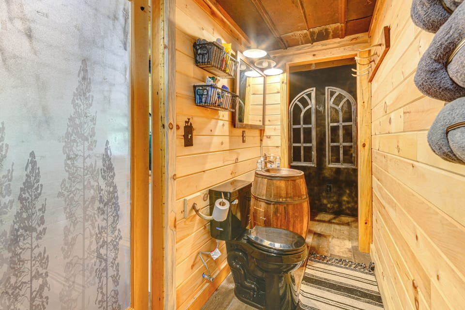 Escape to Nature: Secluded Mcdonough Cabin! Cottage in New York