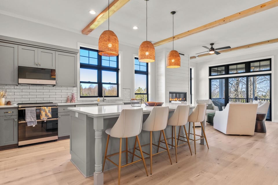 Gorgeous open concept kitchen