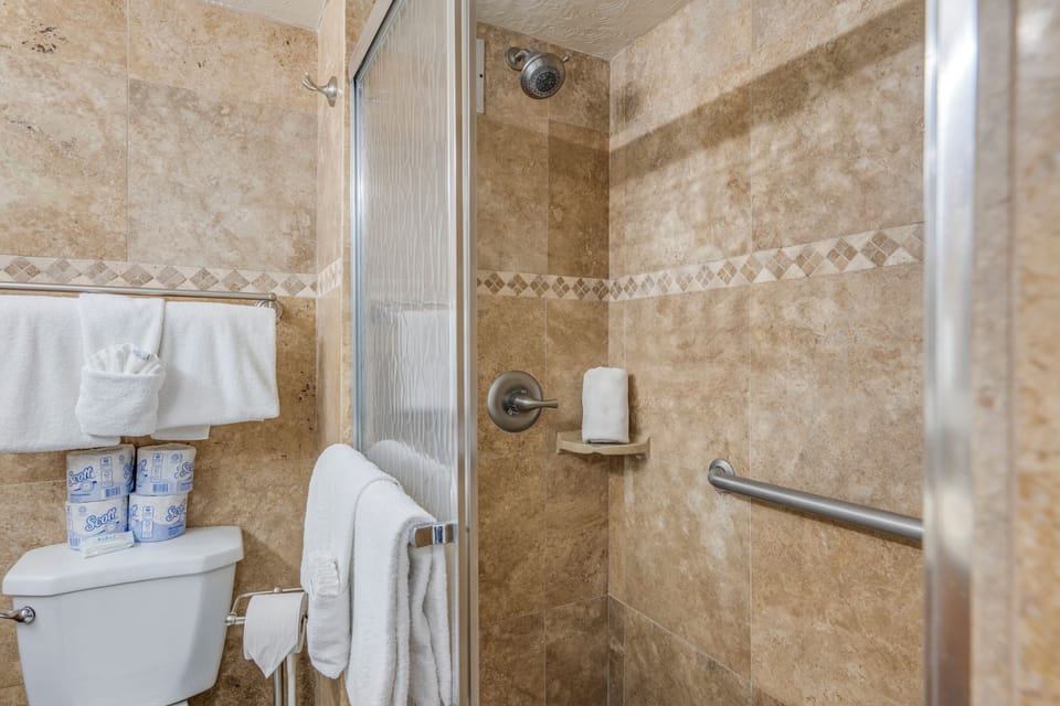 KahanaReef222- Bathroom