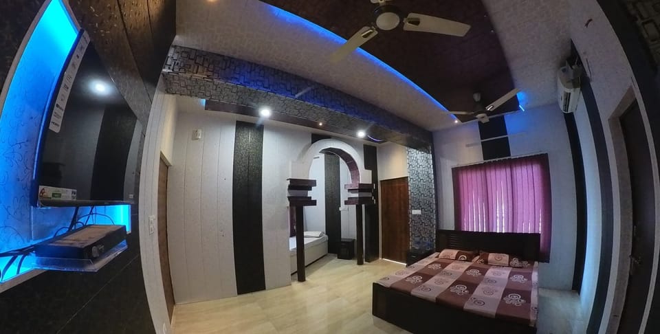 Room, River View | Premium bedding, memory foam beds, free WiFi, bed sheets