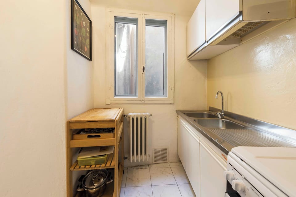Basic Apartment | Private kitchen