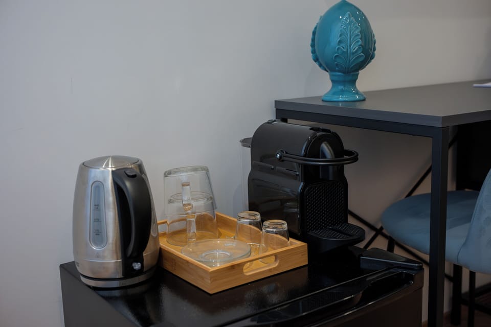 Cosy 1 | Premium bedding, memory foam beds, minibar, desk